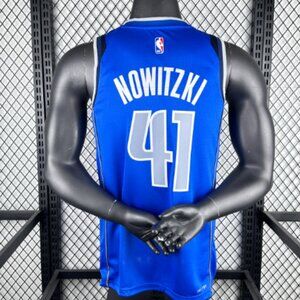 Dirk Nowitzki Dallas Mavericks Jersey - NEW - Mens Large